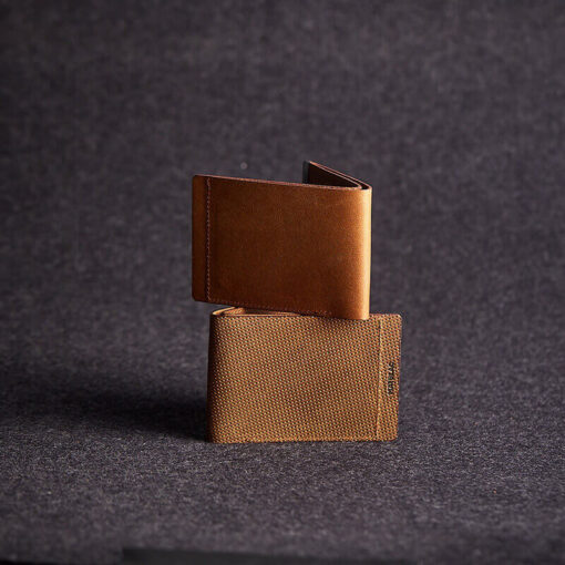 MATBLAC The Huntsman / Brown Leather Magnetic Billfold Wallet - Image 4