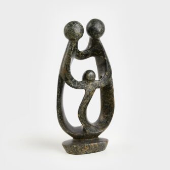 Steinskulptur "Family of Three"