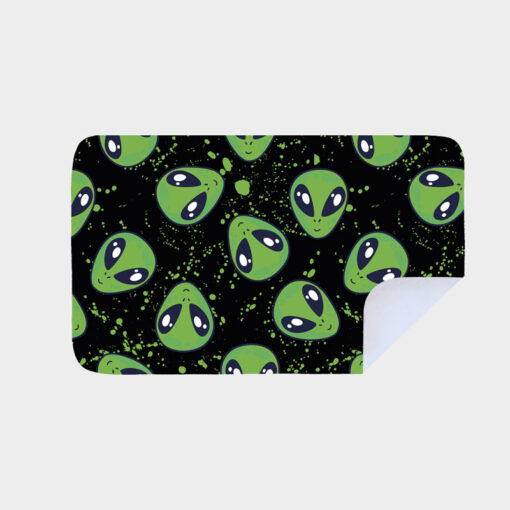 Microfibre L Printed Towel - Green Alien