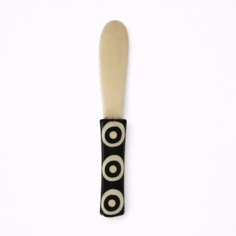 Buttermesser aus Knochen mit Batik-Design 9 AA88C8BC 0B0B 4E44 978A 16CD1B2DCD3E e1778777655804