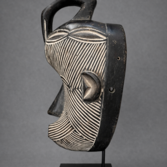 Afrikanische Holzmaske “Bokéli” – Kuba Stil, handgeschnitzt 5 1D3AFF4C 2F4A 414B 9138 50AE45CD8697