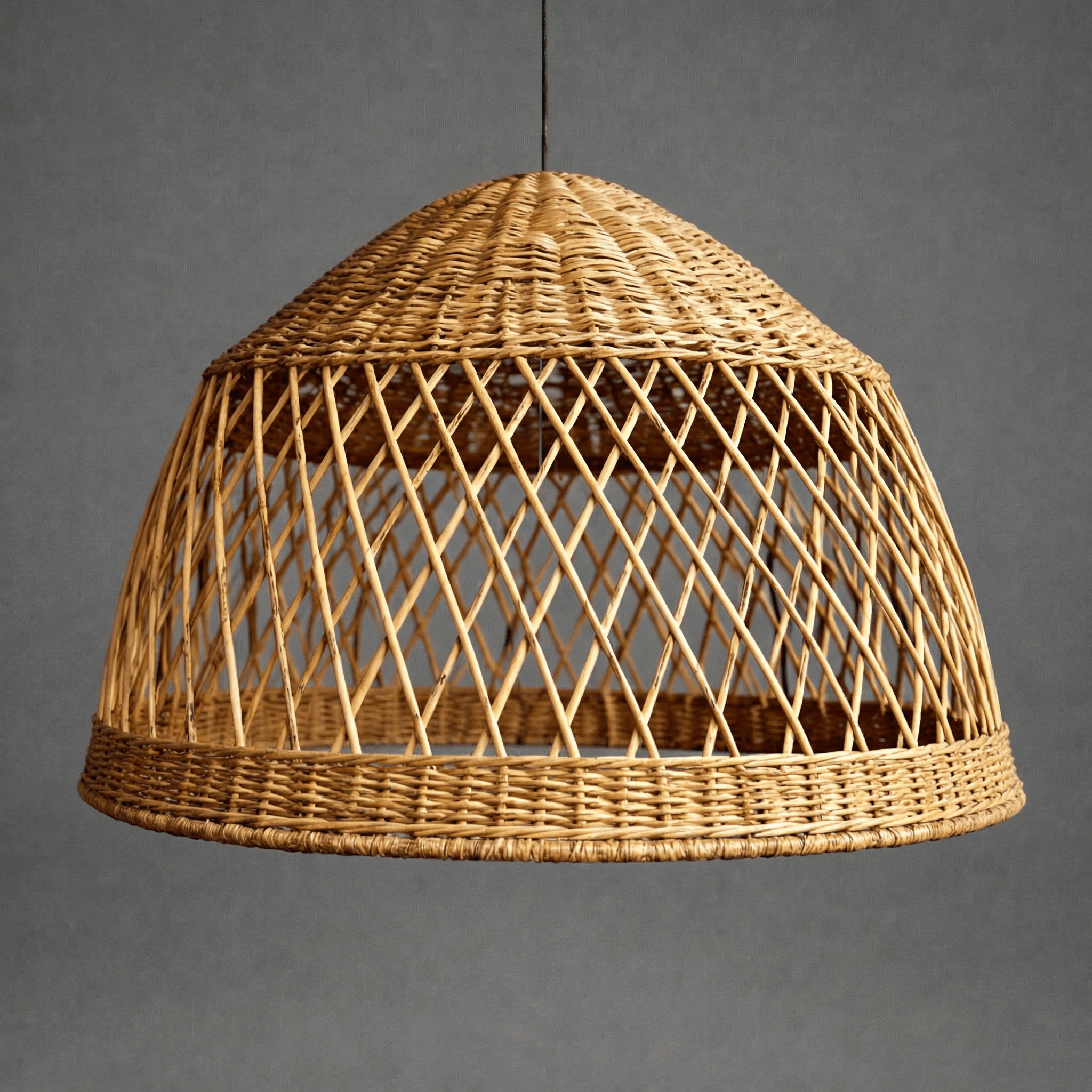 Leuchte / Lampenschirm – Offene Webart – Diamantgeflochtene Kuppelform – (Malawi) 1 Leuchte / Lampenschirm – Offene Webart – Diamantgeflochtene Kuppelform – (Malawi)