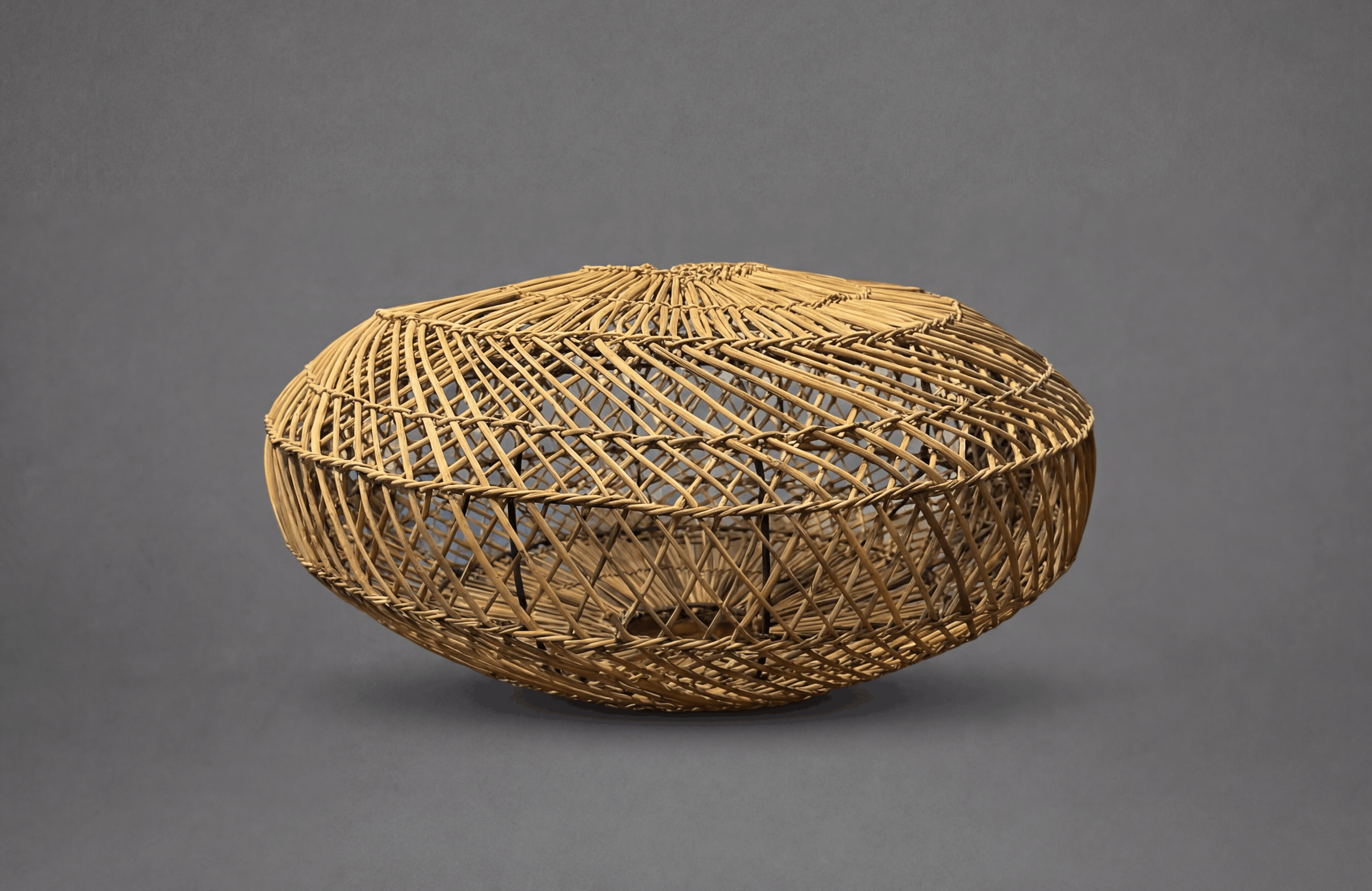 Leuchte / Lampenschirm – Offene Webart – Ovale Pendelleuchte – (Malawi) 1 Leuchte / Lampenschirm – Offene Webart – Ovale Pendelleuchte – (Malawi)