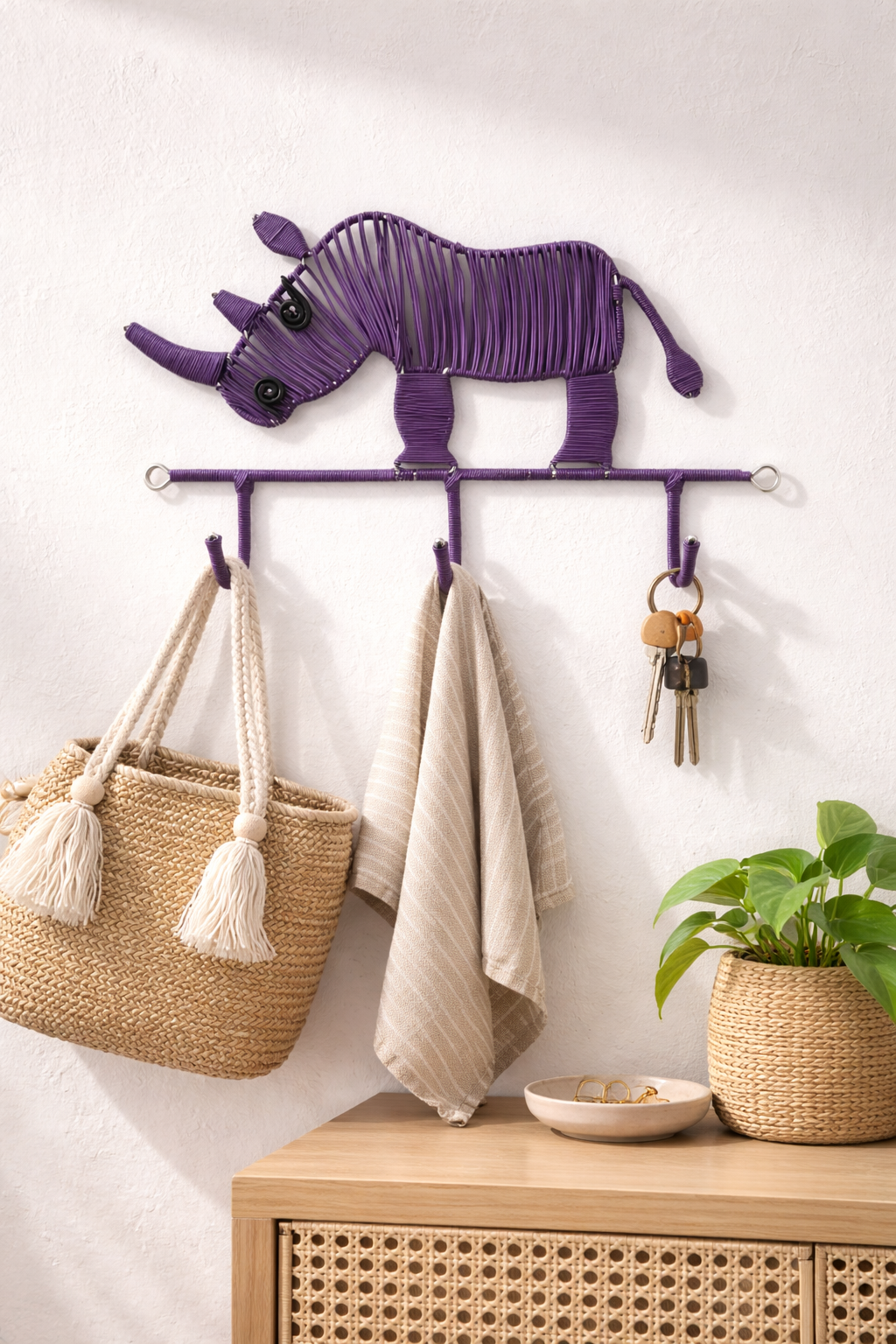 Lila Nashorn als Wandaufhänger 2 Lila Nashorn als Wandaufhänger – Bild 2