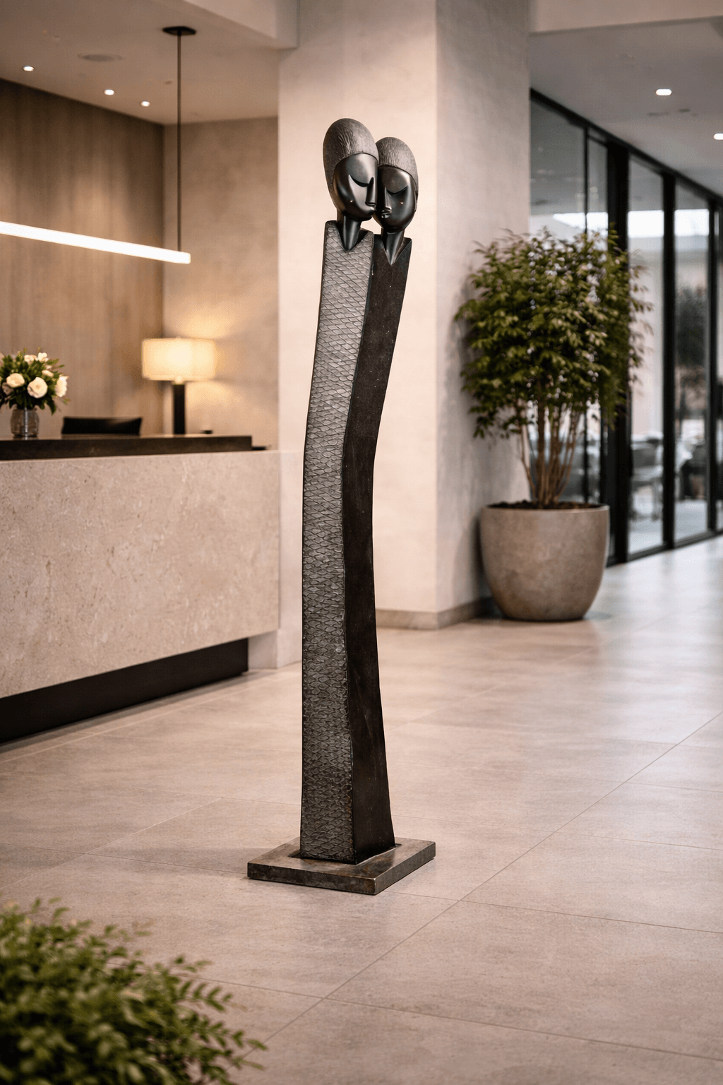 Steinskulptur Couple Lover Hellgrau Springstone 3 Steinskulptur Couple Lover Hellgrau Springstone – Bild 3