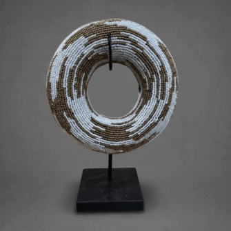 Reif bestickt mit Perlen – Gold & Weiß – (Kamerun)