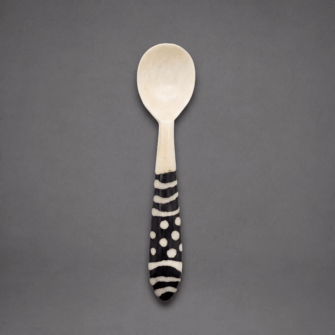 Joghurt- und Eierlöffel aus Knochen mit Batik-Design