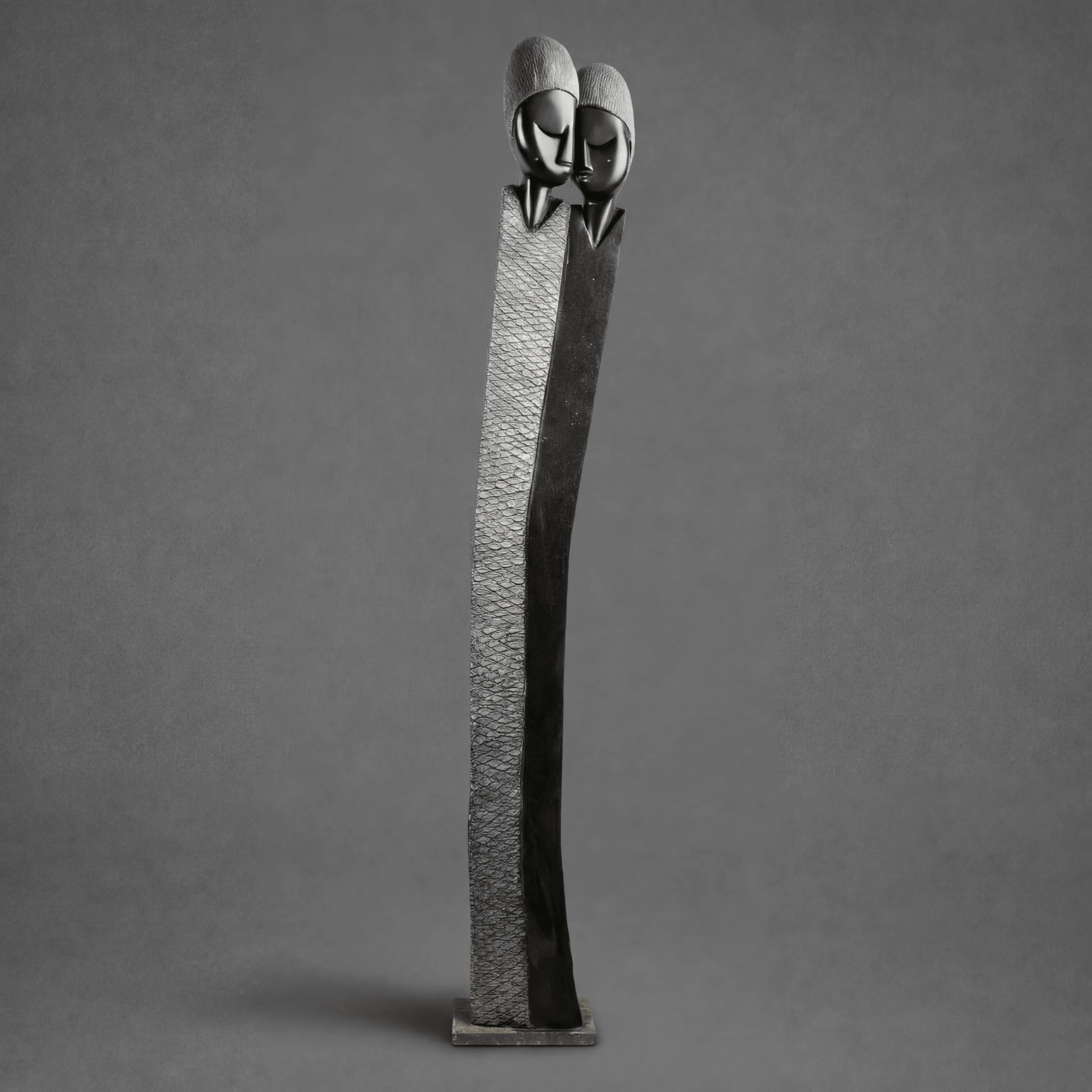 Steinskulptur Couple Lover Hellgrau Springstone 1 Steinskulptur Couple Lover Hellgrau Springstone