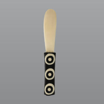 Buttermesser aus Knochen mit Batik-Design 9 Buttermesser aus Knochen mit Batik-Design – Bild 3