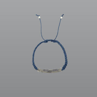 Home - DE 8 Mulberry Mongoose – Armband aus gehämmertem Schlingendraht in Navy Blau mit Elefantenprägung und Kordel – Produktbild