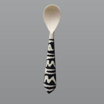 Joghurt- und Eierlöffel aus Knochen mit Batik-Design 9 Joghurt- und Eierlöffel aus Knochen mit Batik-Design – Detailansicht