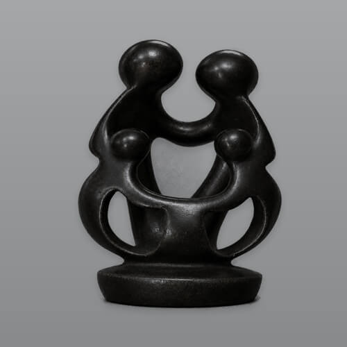 Specksteinskulptur „Family of 4“ – (11 × 5 × 17 cm) 1 Specksteinskulptur „Family of 4“ – (11 × 5 × 17 cm)