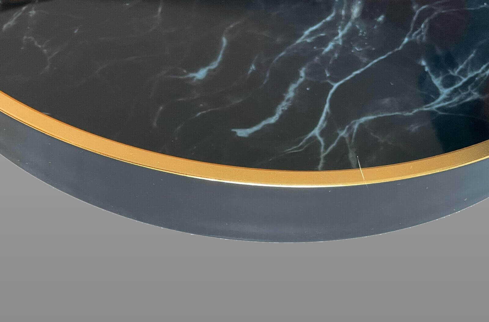Glastablett „Lightning“ – Groß – 44,5 × 4 cm 3 Glastablett „Lightning“ – Produktansicht