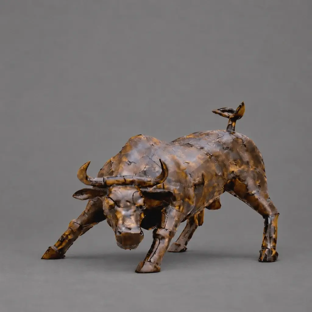 Home - DE 10 Metallskulptur eines Stiers