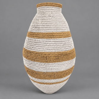 Großer Buhero Korb weiß und naturfarben, 59 cm Durchmesser und 107 cm hoch