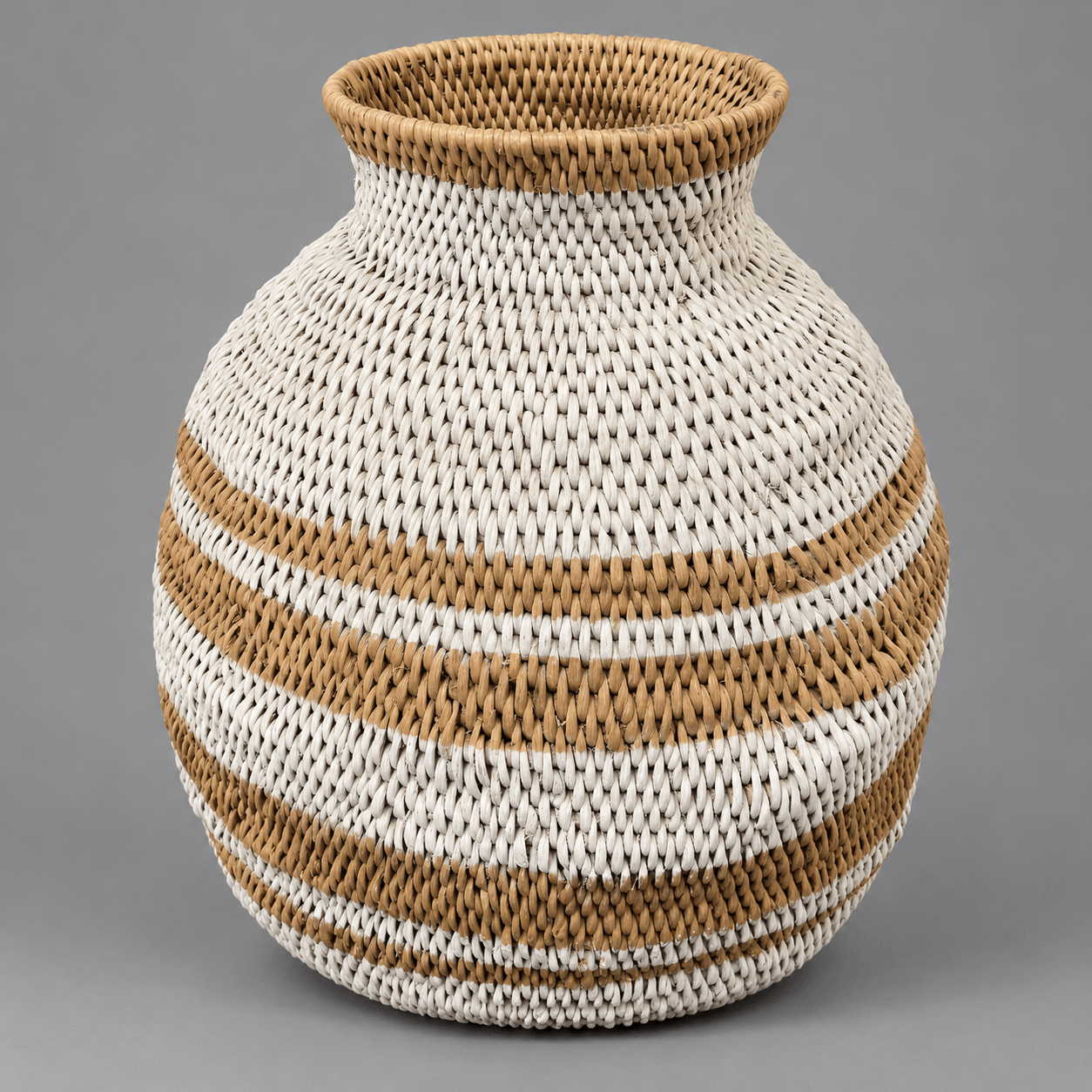 Buhero Korb Bemalt – Weiß & Naturfarben – 40 × 48 cm – Simbabwe 1 Buhero Korb weiß und naturfarben, 40 cm Durchmesser und 48 cm hoch